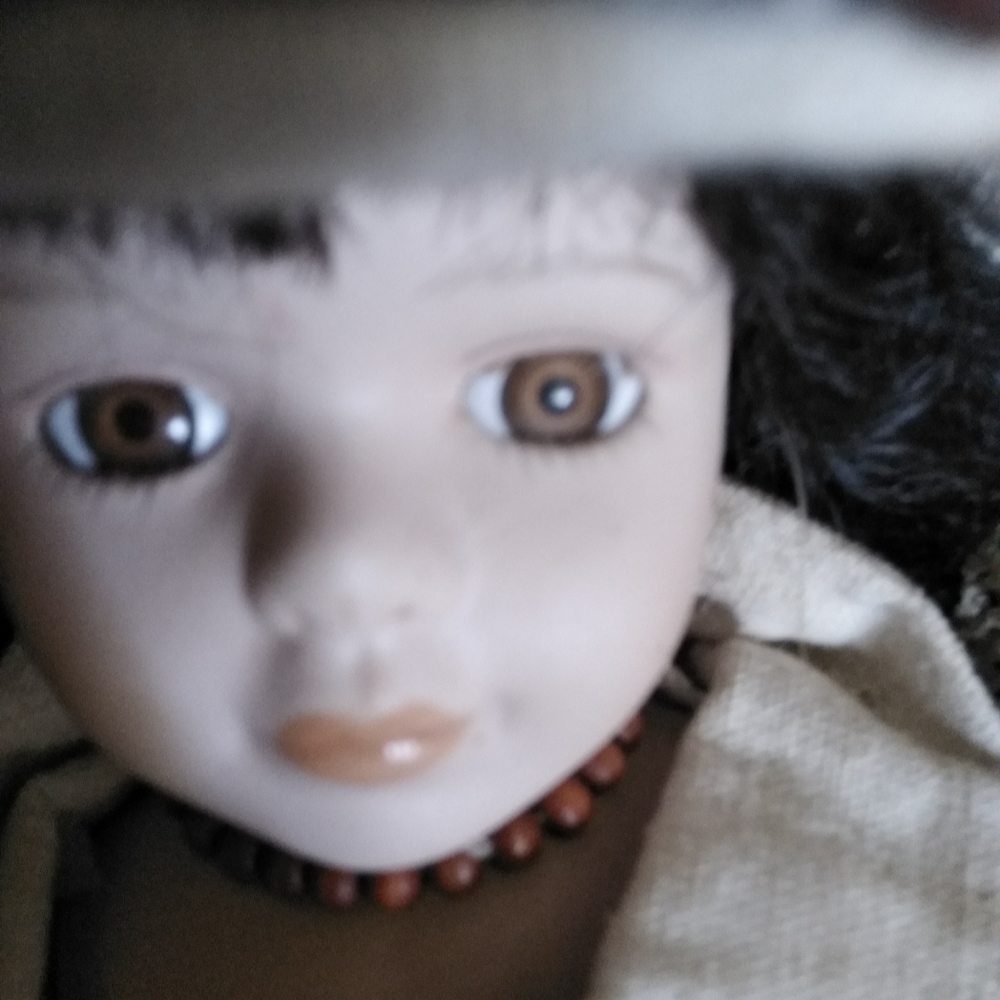 Porcelain doll - Picture 2 of 2